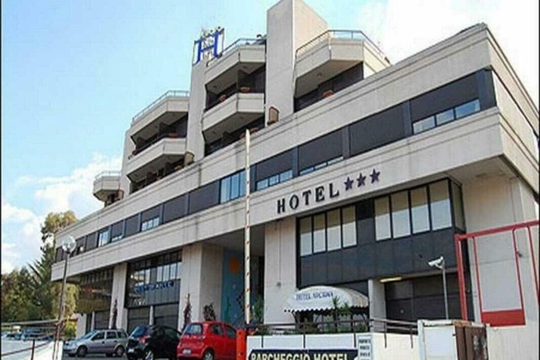 Отель Arcadia 3*