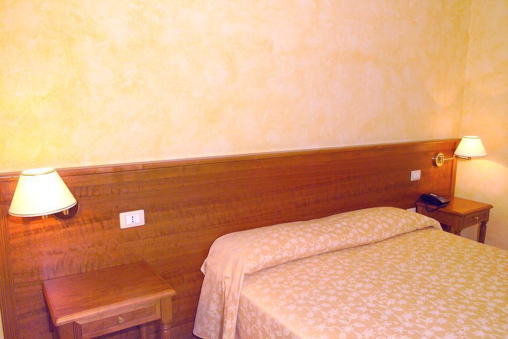 Картинка Kriss 3*