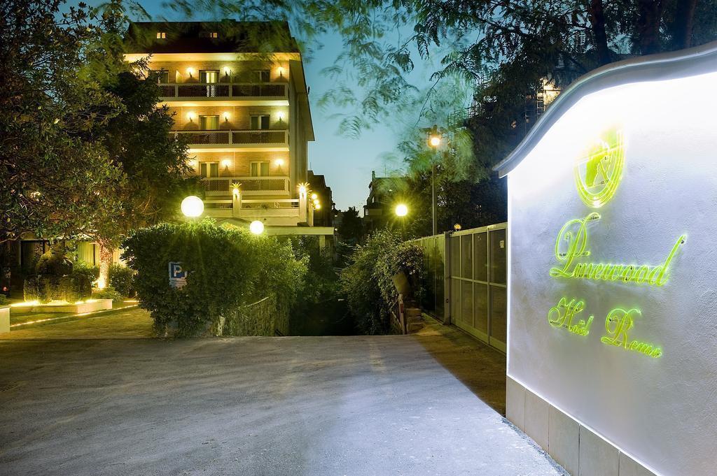 Отель Pinewood Hotel Rome 4*