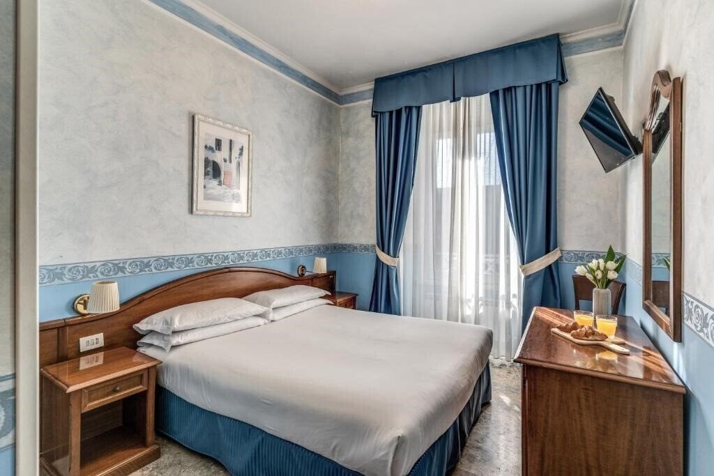 Отель Orazia 3*