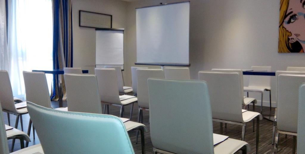 Фото Holiday Inn Express Rome East 4*