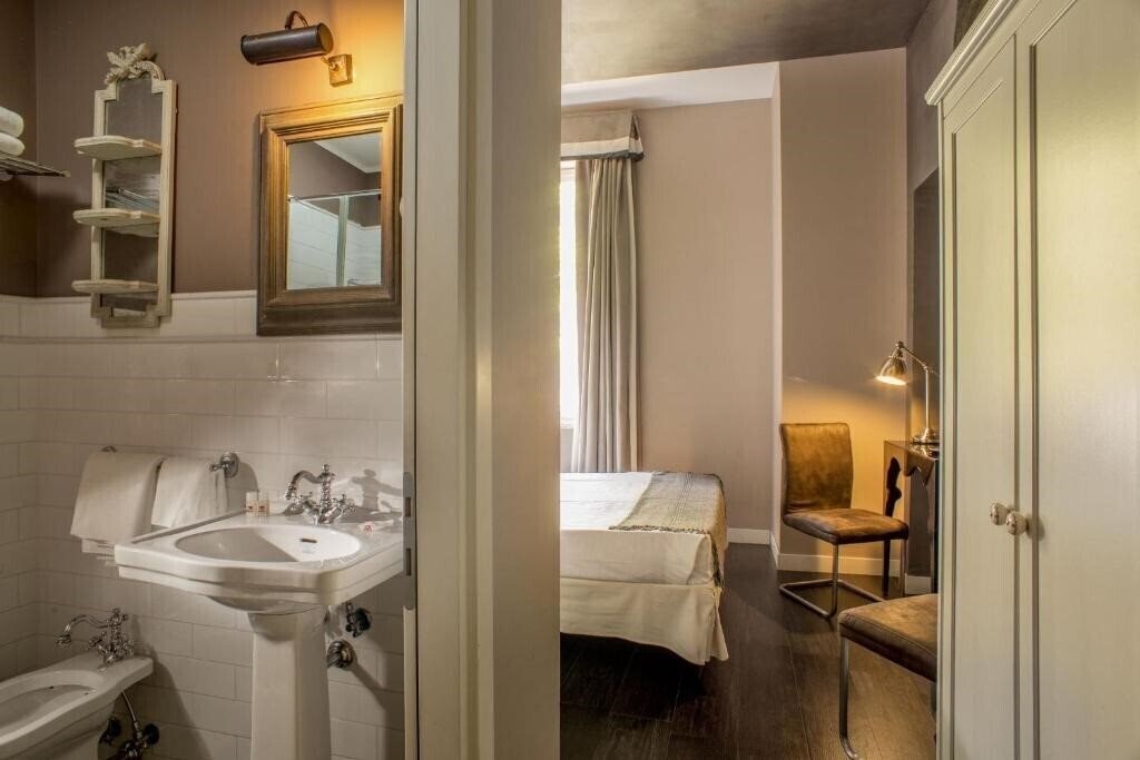 Фото The B Place 3*