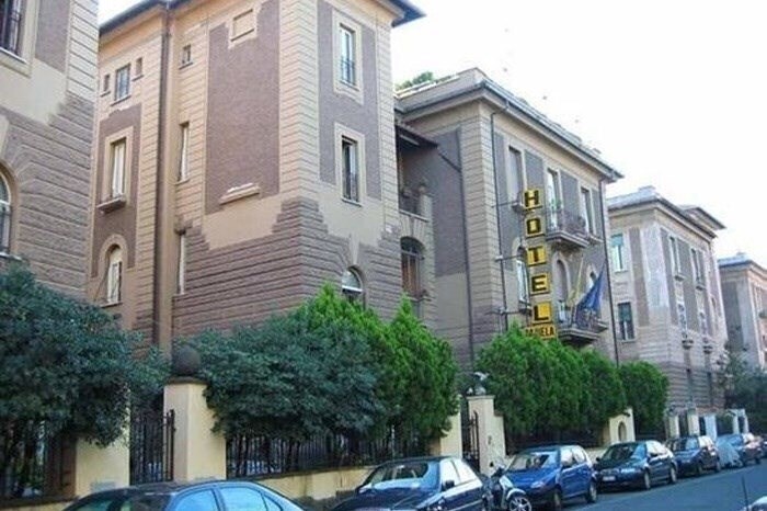 Отель Daniela 3*