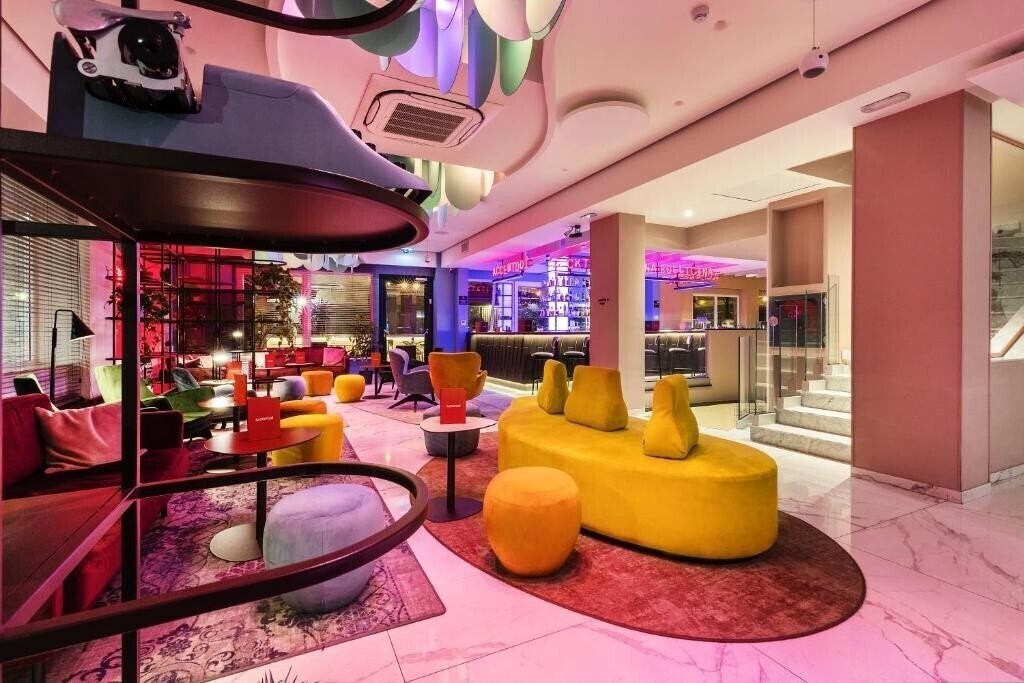 Отель Adesso 4*