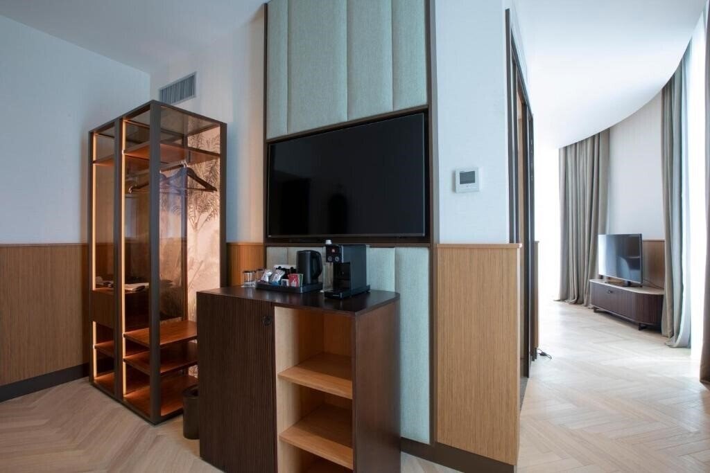 Изображение Circle6 Rome 4*