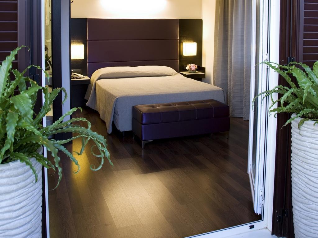 Отель Caprice 3*