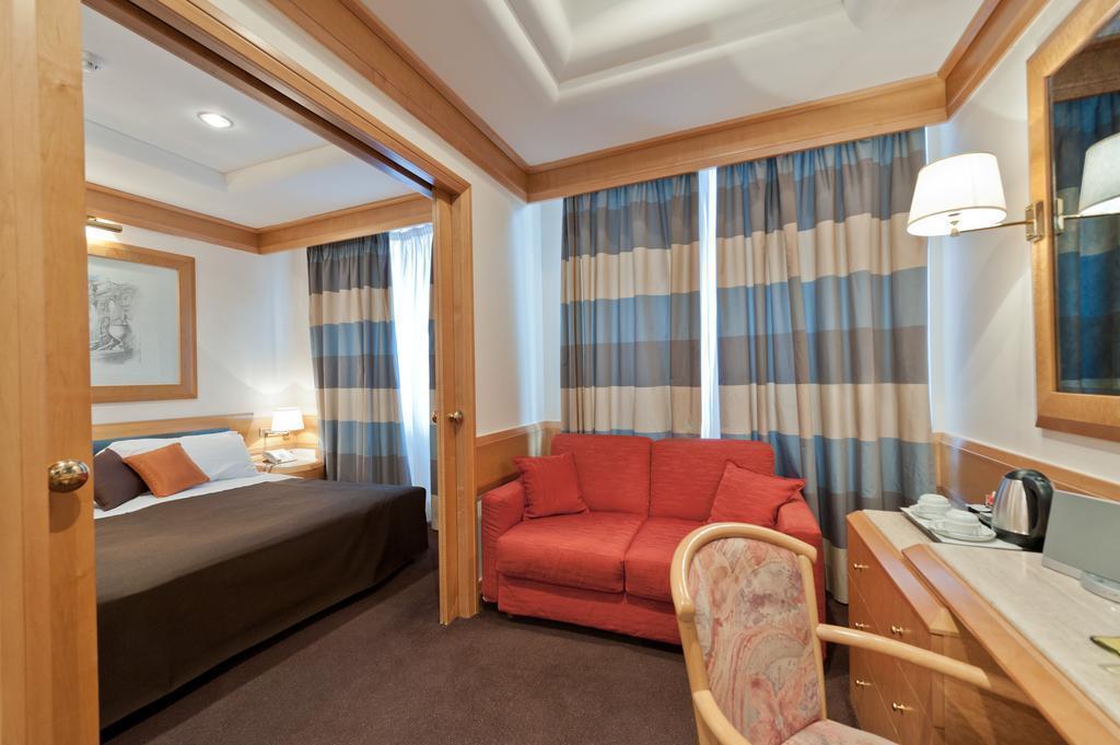 Фотография White Hotel 4*