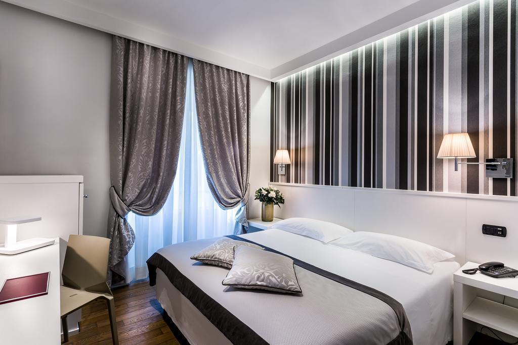 Отель De Petris 3*