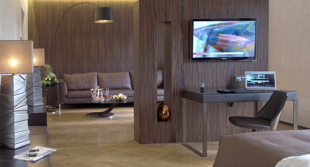 Отель Berg Luxury 4*