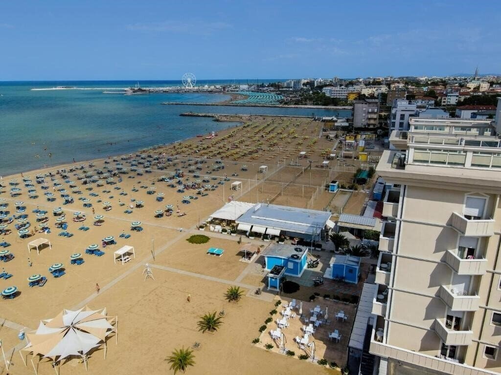 Отель Imperial Beach 4*