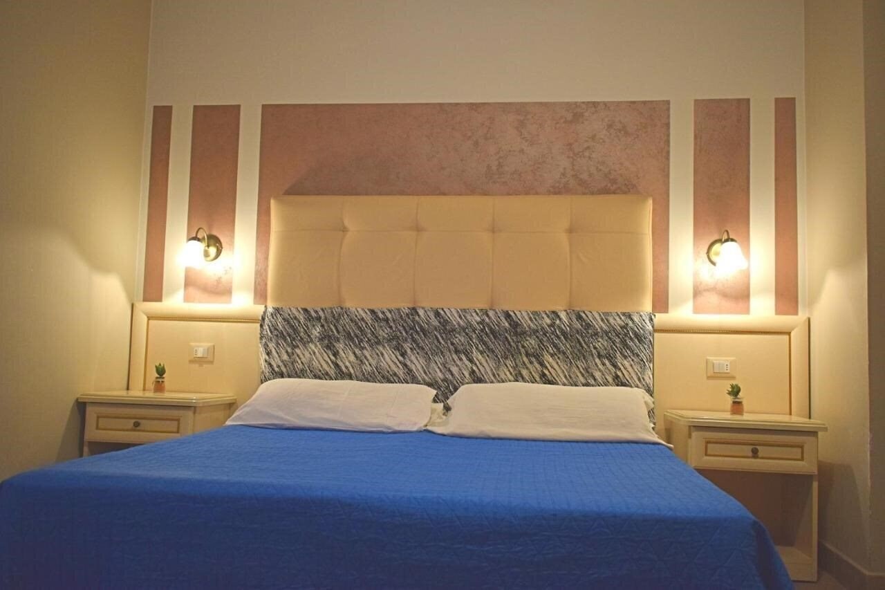 Отель Hotel Donau 3*