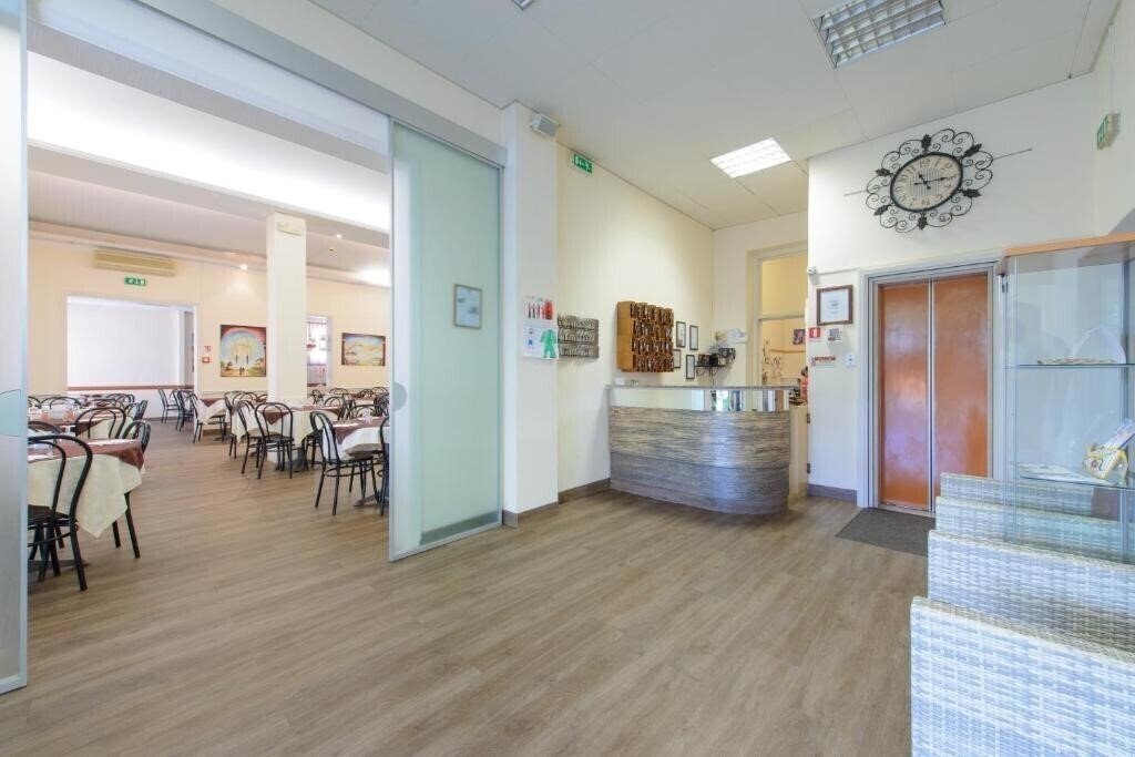 Отель Hotel Cirene 3*