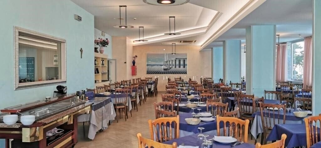 Изображение Hotel Cosmos 3*