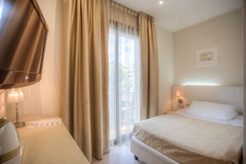 Картинка Hotel Ferretti Beach 4*