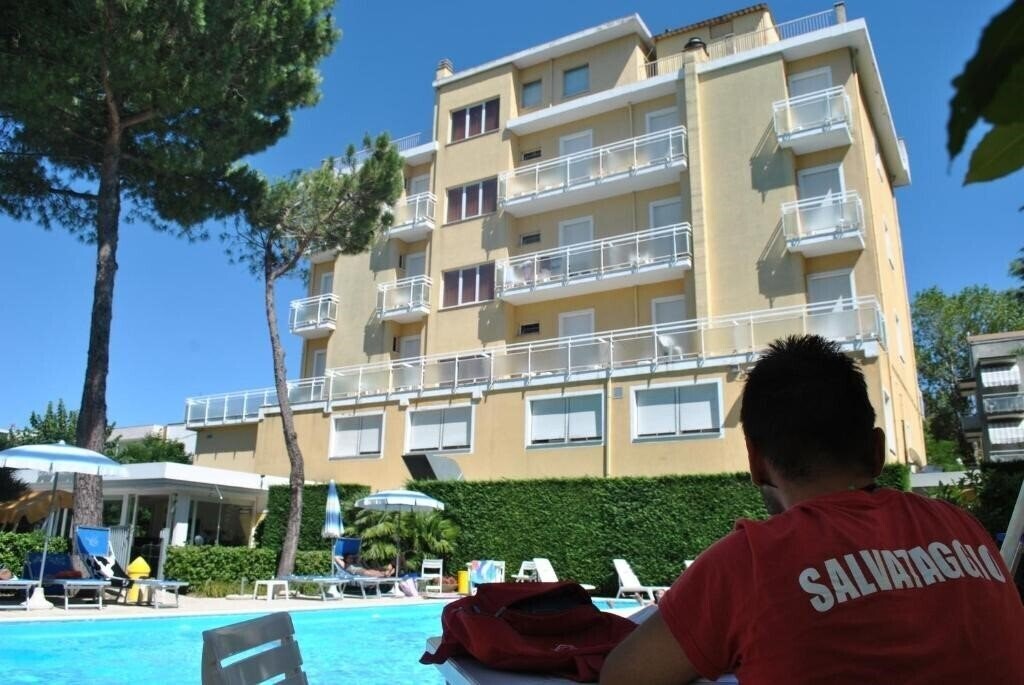 Отель Bahama (San Guliano Mare) 3*
