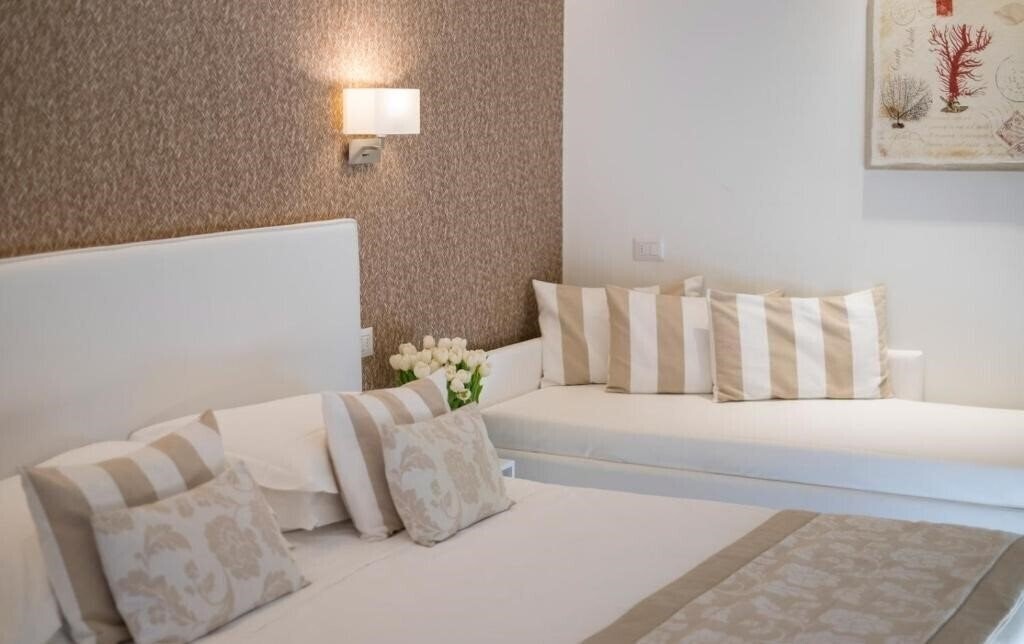 Картинка Mon Cheri 3*