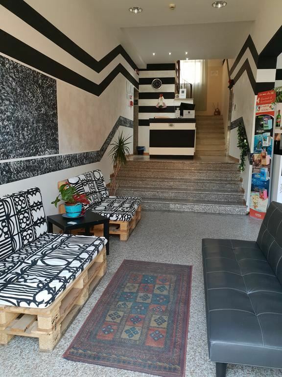 Отель Ariosto 2*