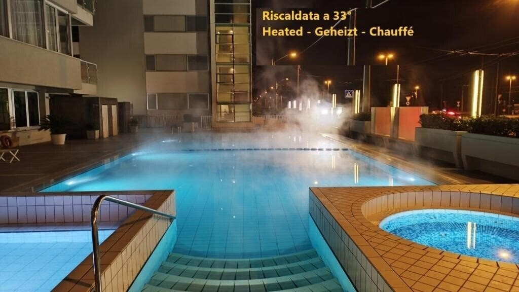 Отель Ascot 4*