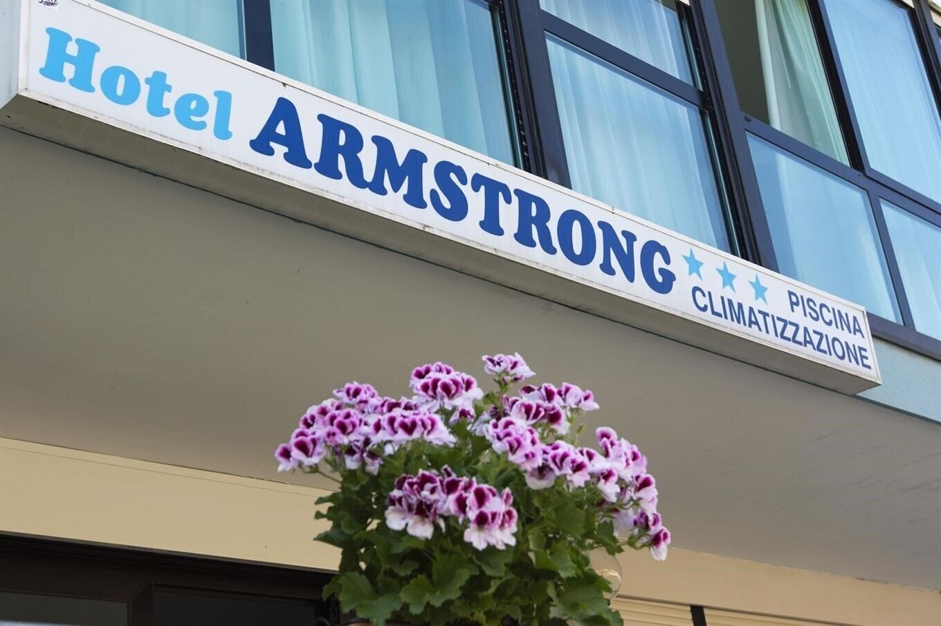 Фото Hotel Armstrong 3*