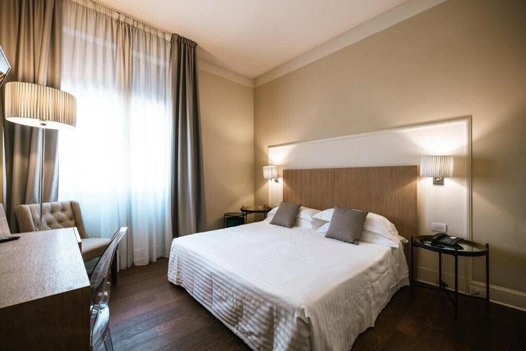 Фото De La Ville Hotel (Riccione) 4*