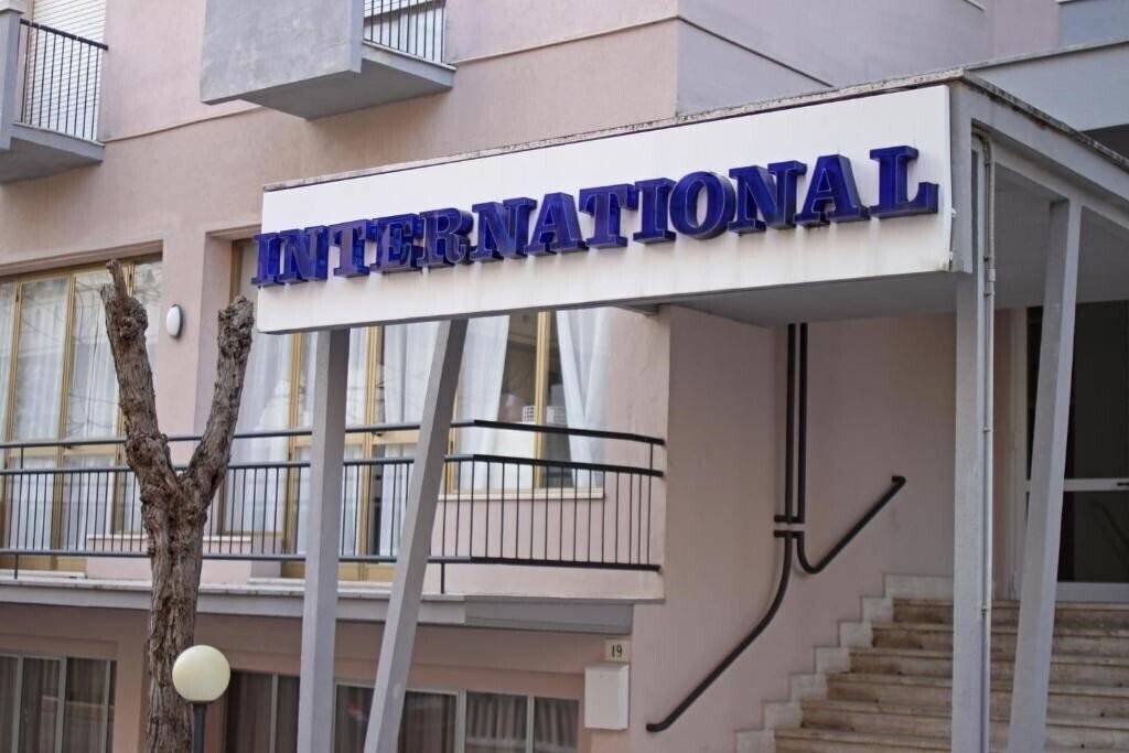 Отель International (Cattolica) 3*