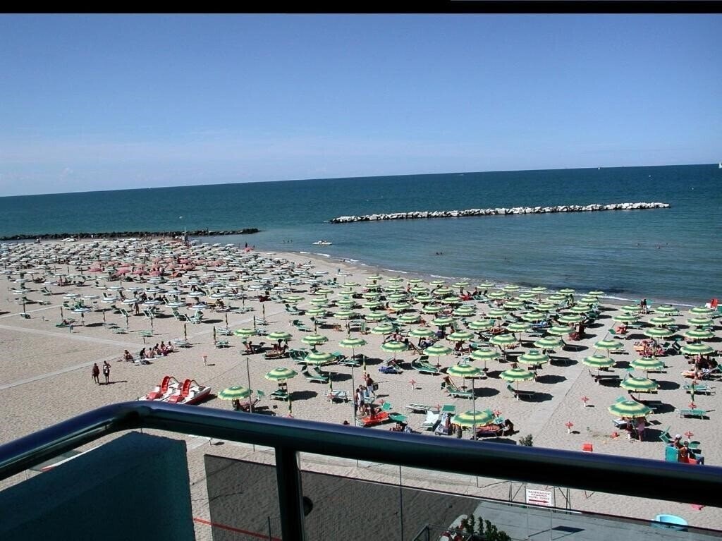 Картинка Iones (Rivabella) 3*