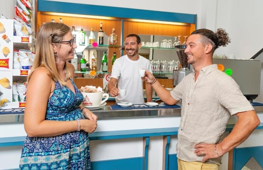 Изображение Eliseo 3*