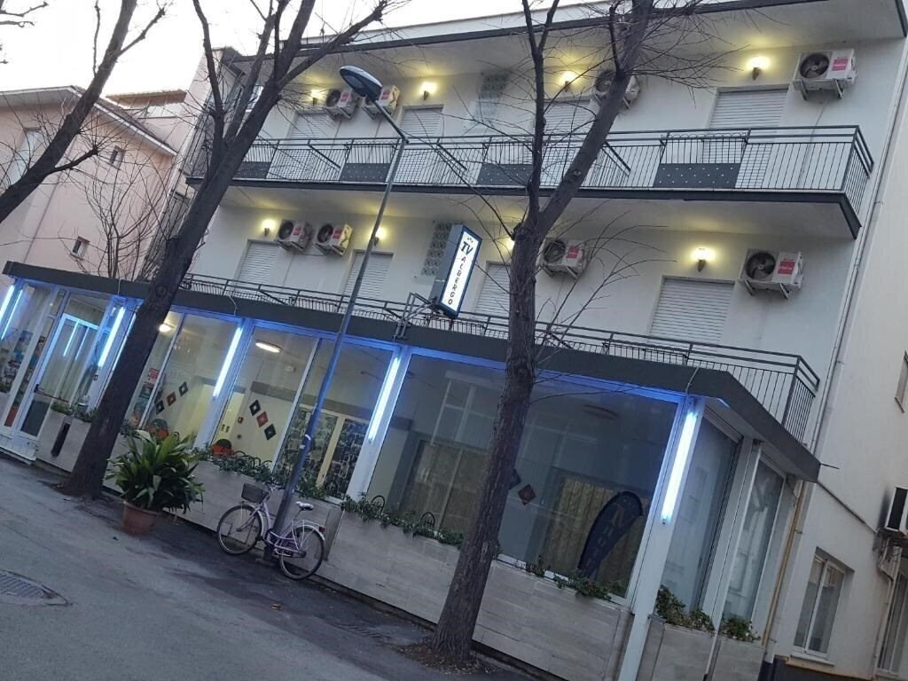 Отель Hotel Tv 3*