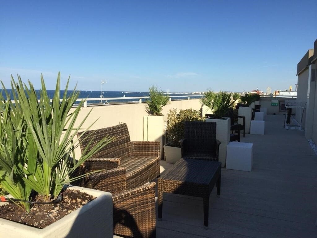 Изображение Byron 2*