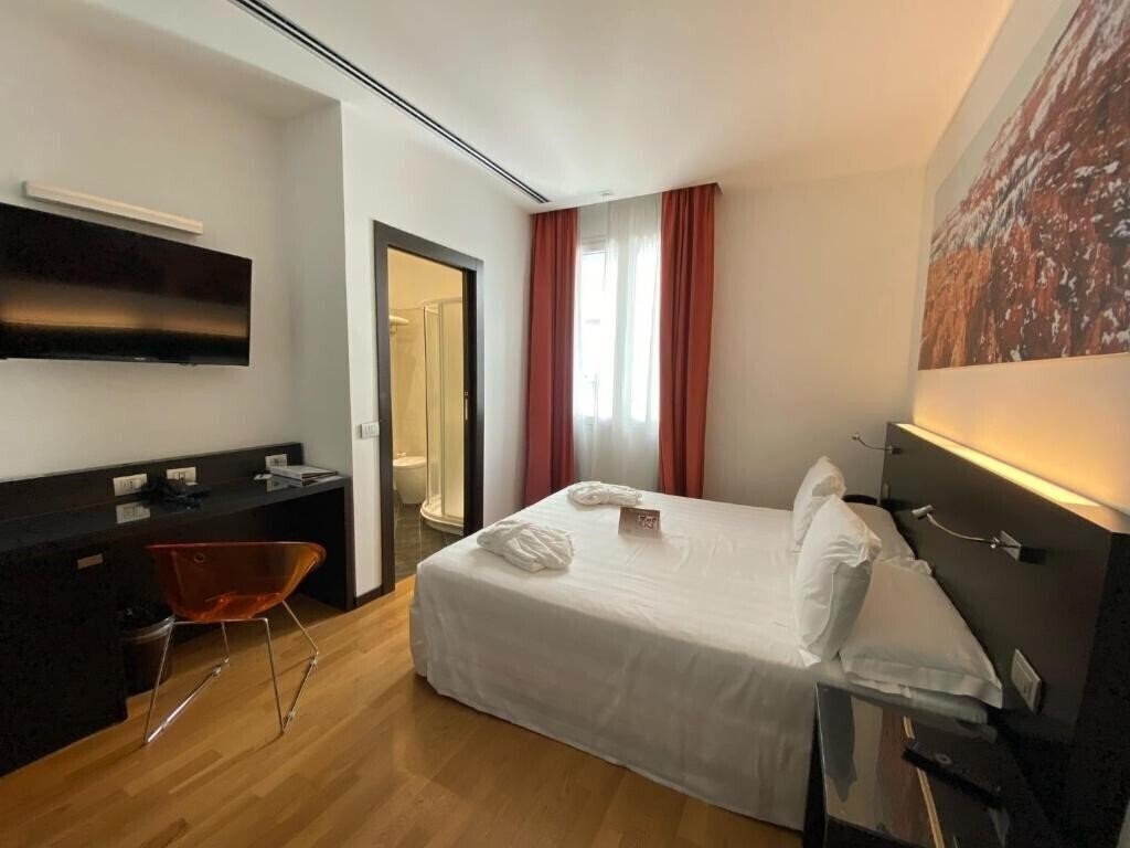 Отель Card International 4*