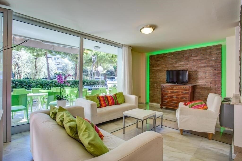 Отель Konrad 3*