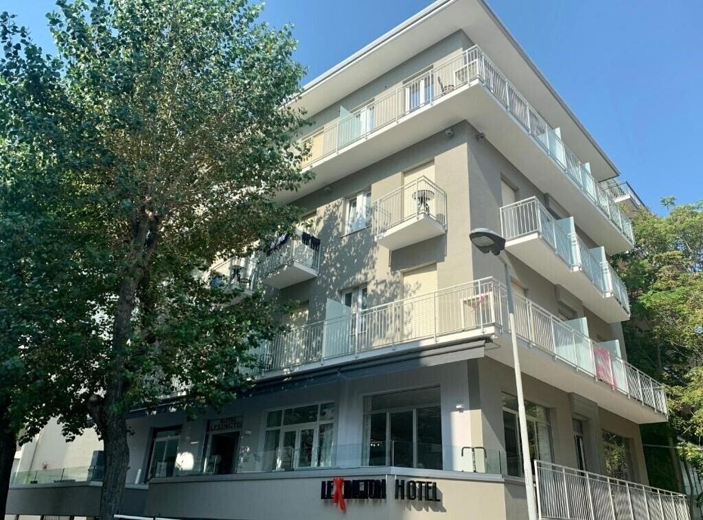 Отель Lexington 3*