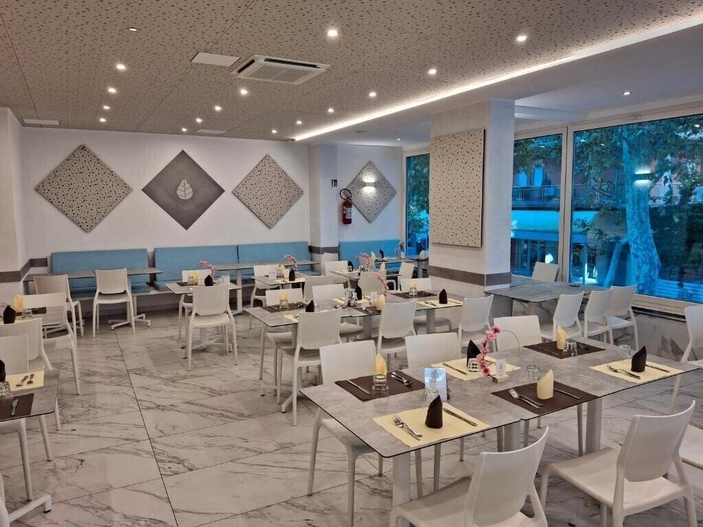 Фото Caravel Hotel 3*