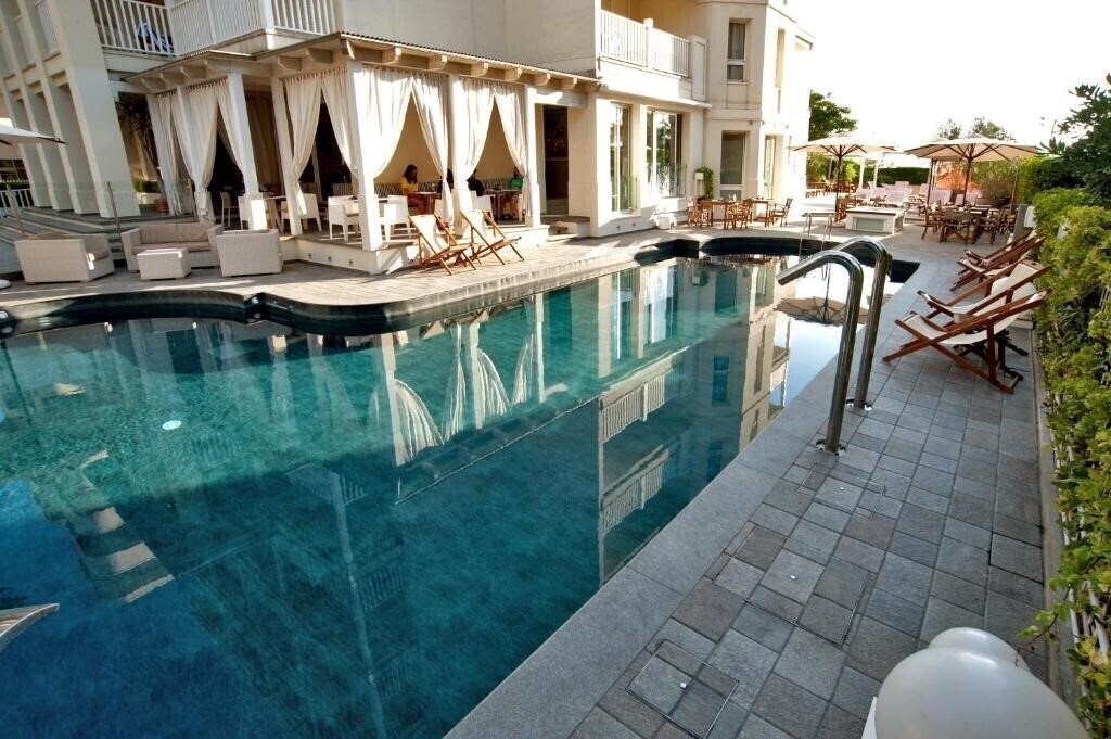 Отель Le Rose Suite 4*