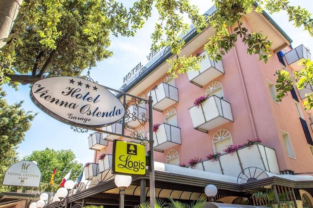 Отель Vienna Ostenda 4*