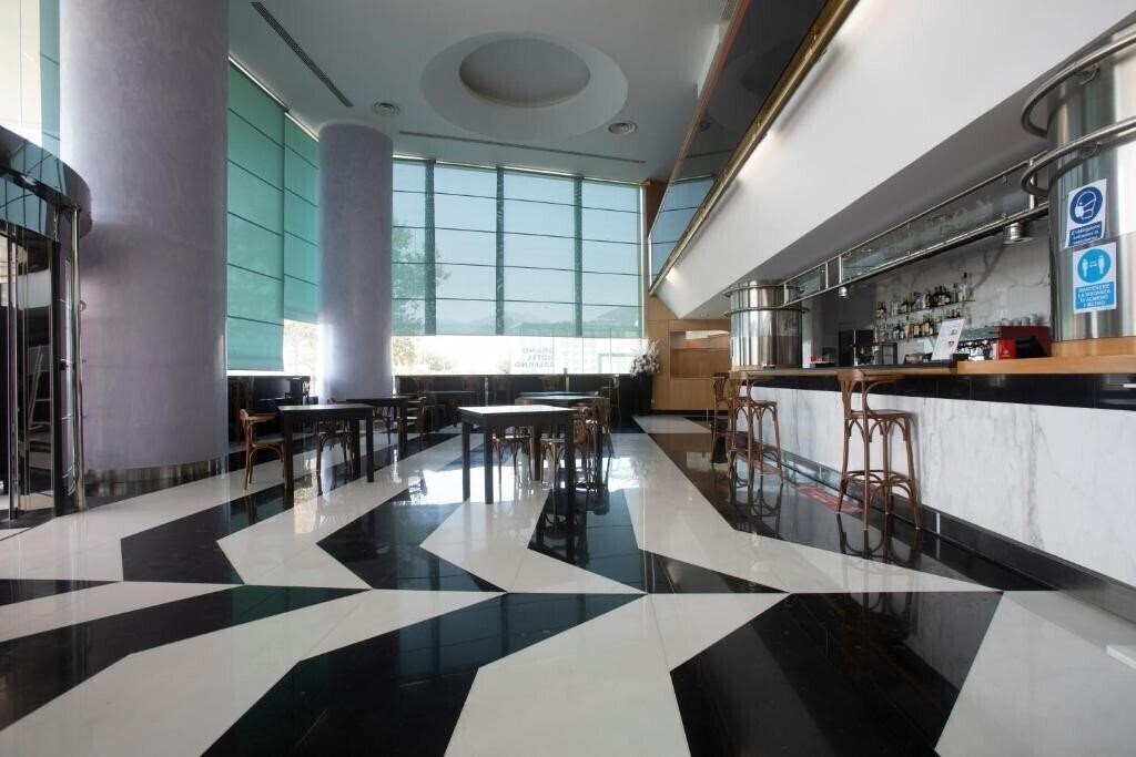 Отель Grand Hotel Salerno 4*