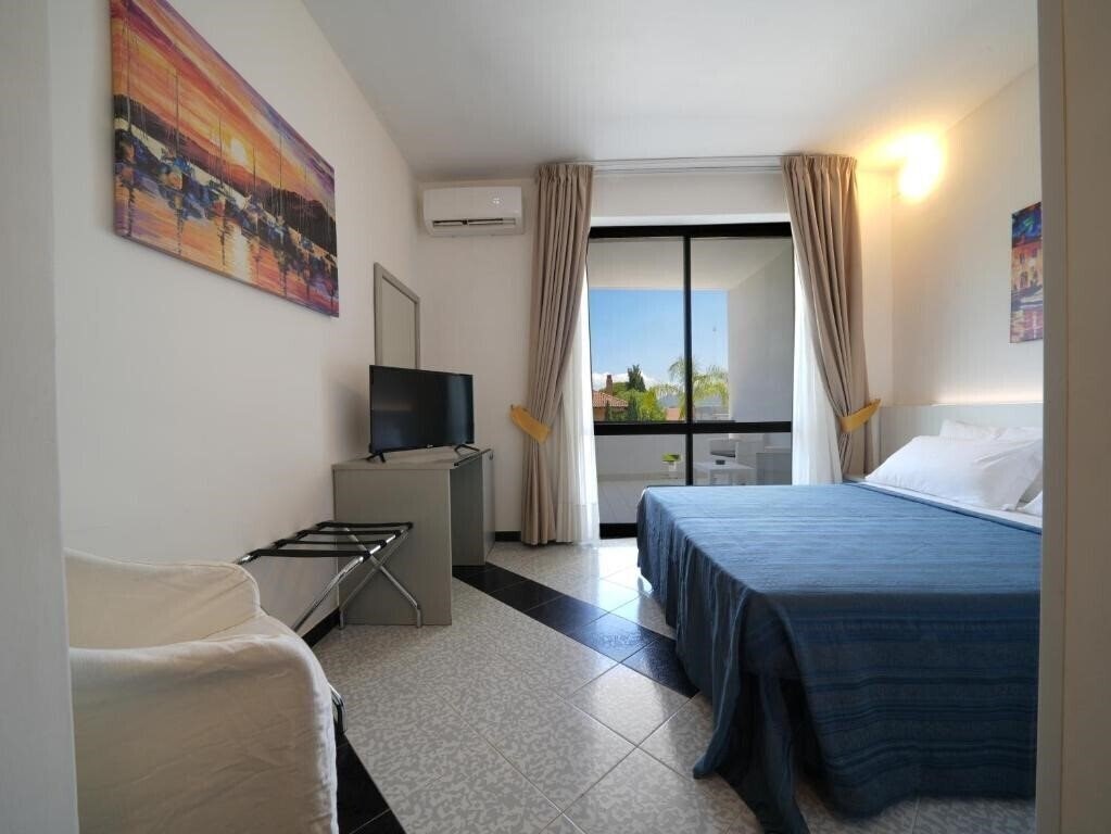 Изображение Clorinda 4*