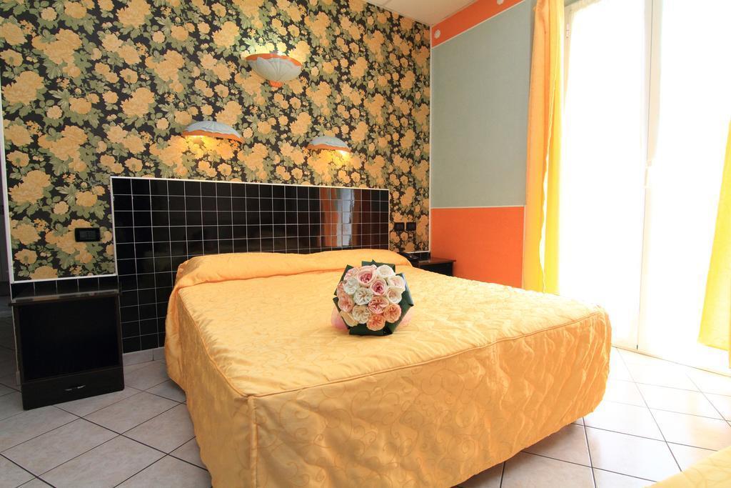 Отель Esperia 3*