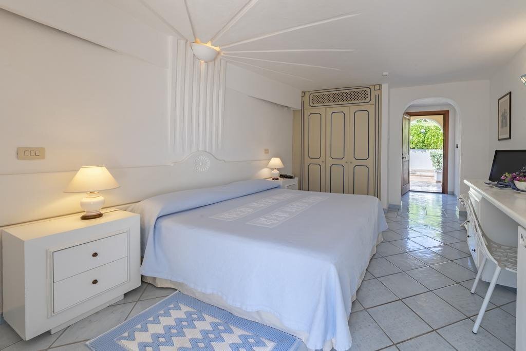 Фото Club Hotel Baja Sardinia 4*