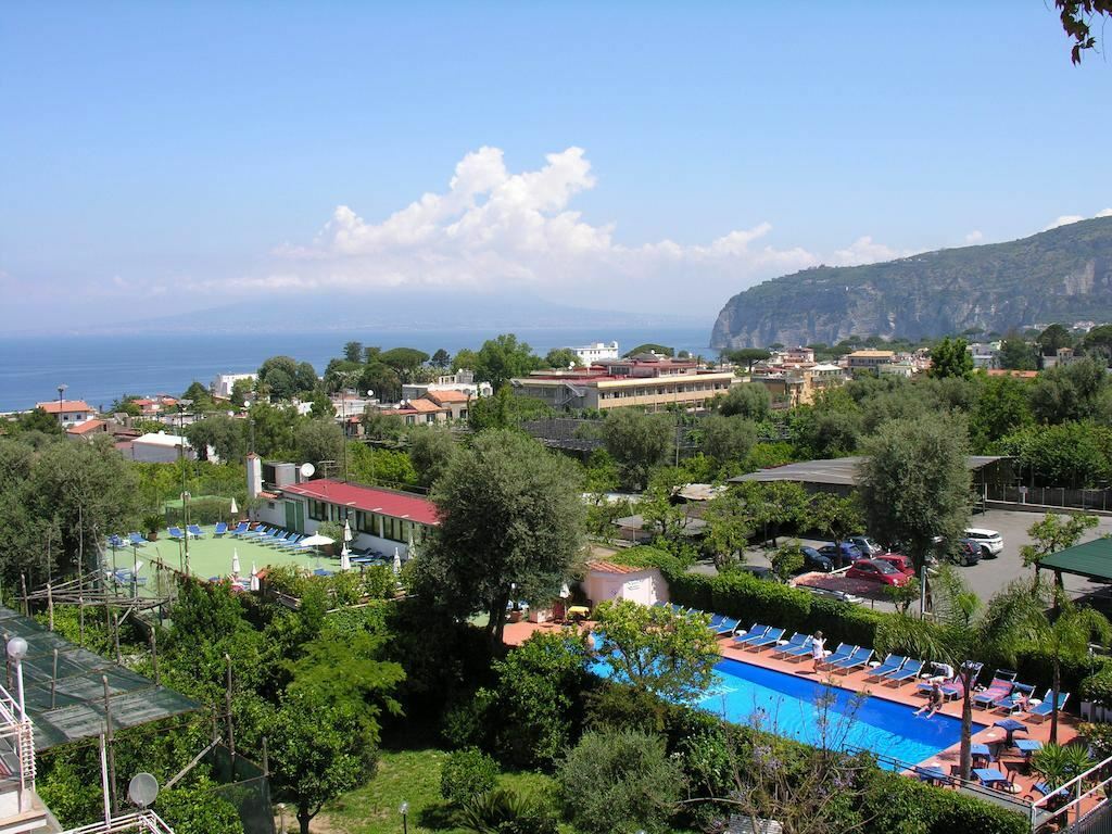 Отель Central 3*