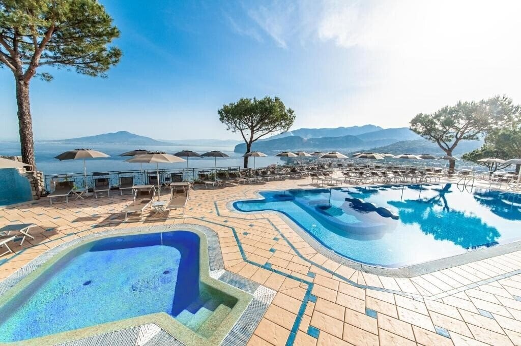 Отель Grand Hotel President 4*