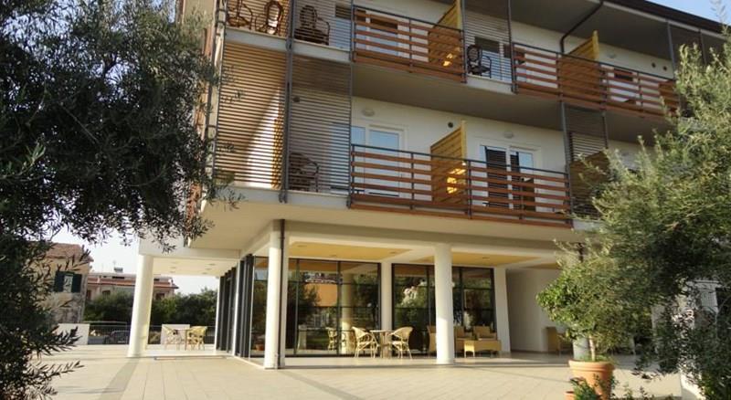 Фото Elaia Grand Hotel 3*