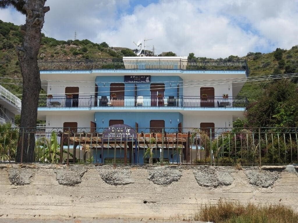 Отель Chrismare (Mazzeo) 4*