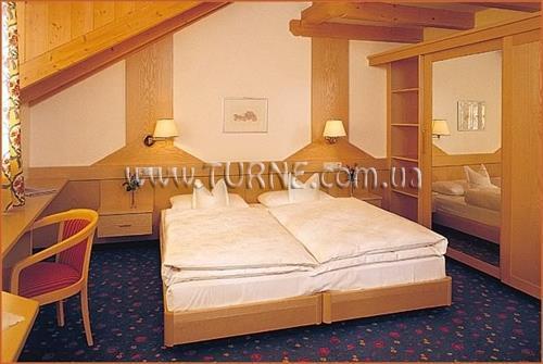 Отель Goldene Rose 3*