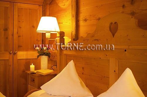 Отель Miravelle 4*