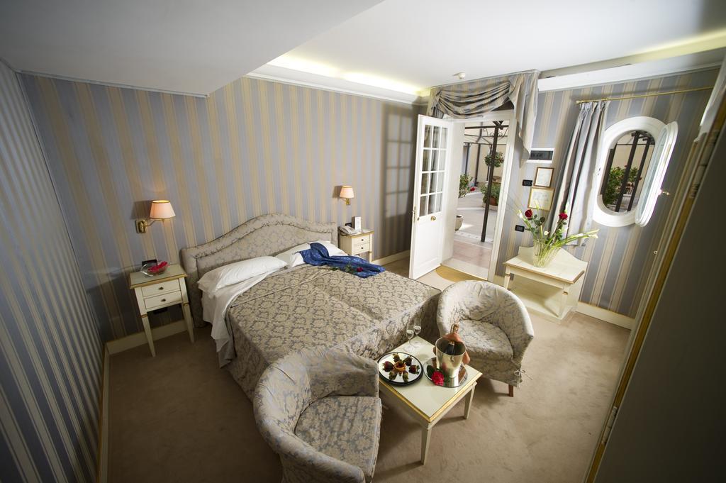 Картинка Carlton & Grand Canal 4*