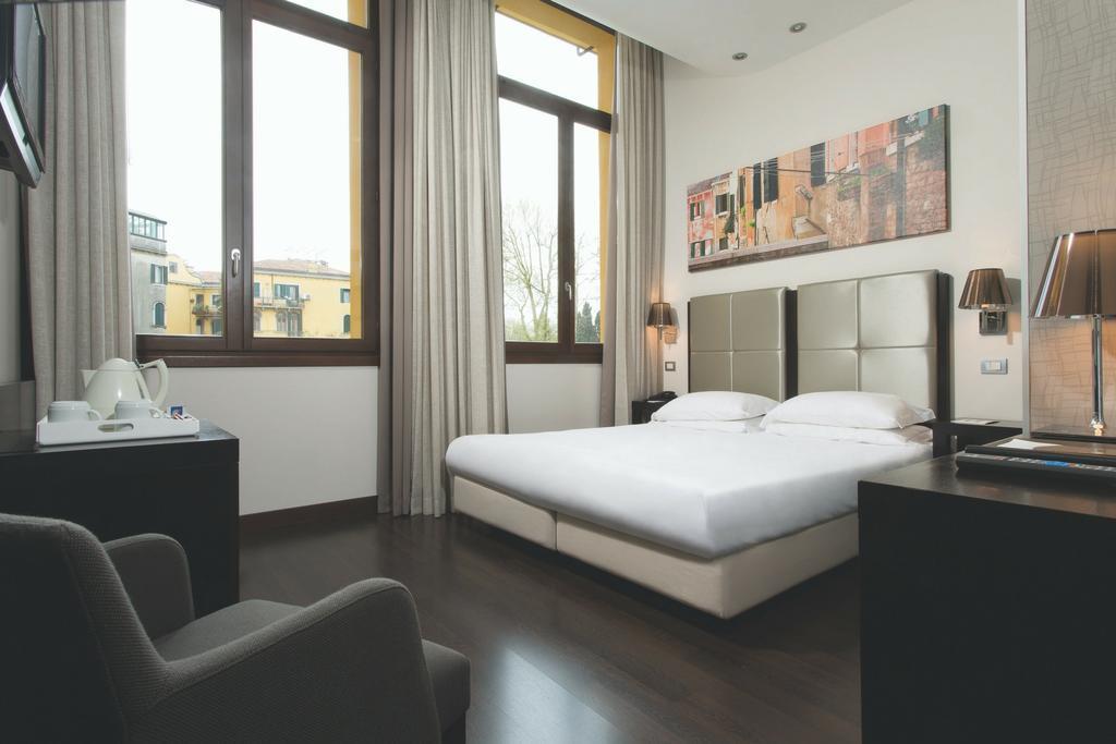 Отель Best Western Premier Sant Elena 4*