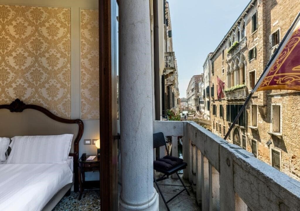 Отель Colombina 4*