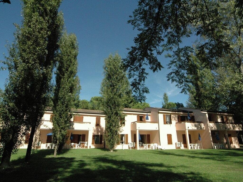 Отель Albarella Island Apartments 1*