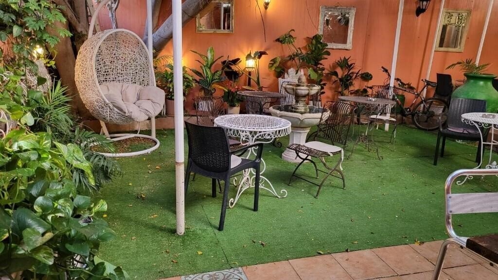 Отель Central Hotel 2*